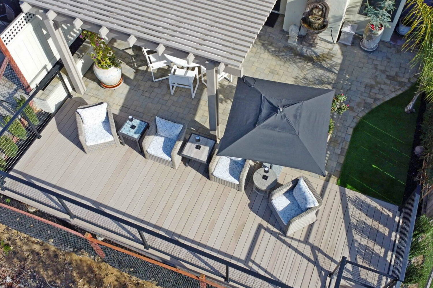 Deck With Pergola